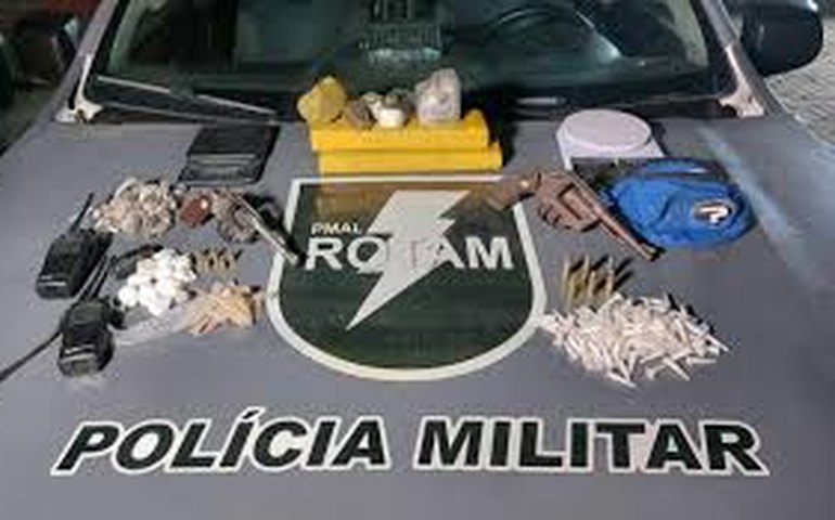PM apreende armas e drogas na capital e no interior de Alagoas