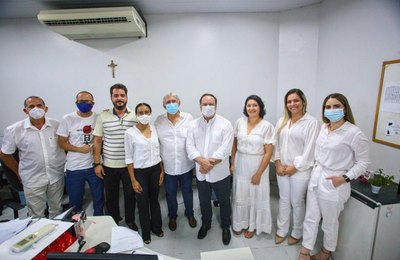 Prefeito Luciano visita secretarias e agradece empenho dos servidores em 2021