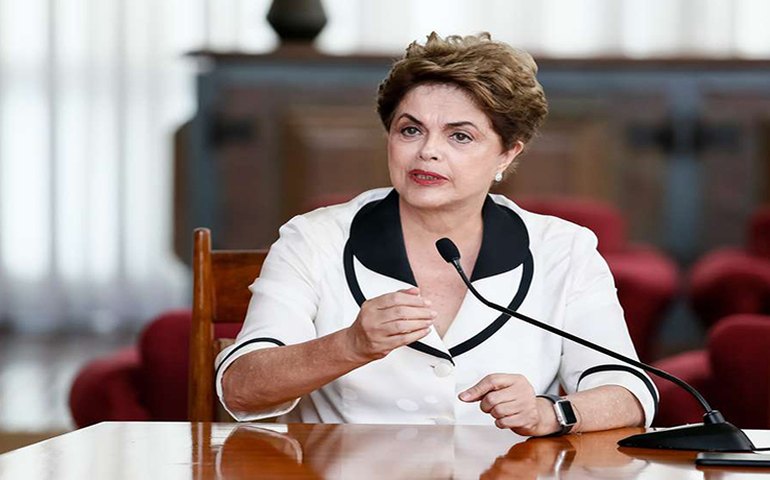 Tribunal extingue ação popular contra Dilma por pedaladas