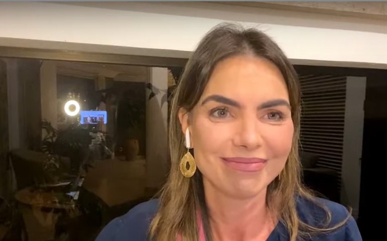 Deputada tem celular roubado em SP, diz que está machucada e reclama de unha quebrada