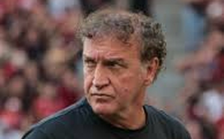 Presidente do Athletico-PR detona técnico Cuca após pedido de demissão: 'Nos usou e nos traiu'