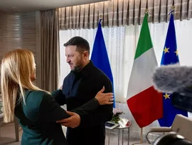 Meloni reafirma apoio da Itália à Ucrânia em reunião com Zelensky na Turquia