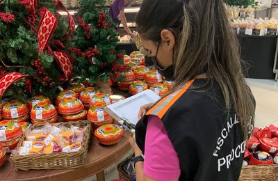 Procon Maceió orienta consumidores para produtos da cesta de Natal