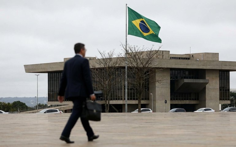 Ata do Copom aponta queda nas expectativas de inflação, mas ainda acima da meta