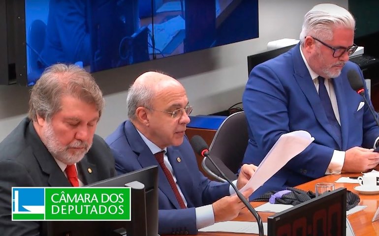 Debatedores destacam importância de o futebol ser referência em integridade