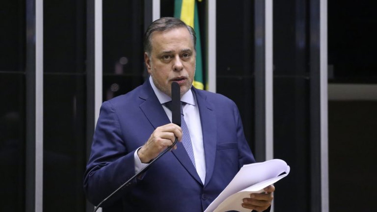 Comissão aprova proposta para regular relação entre carros e bicicletas no trânsito