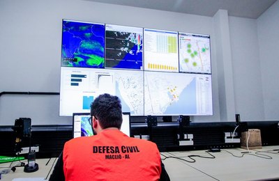 Maceió recebe alerta com previsão de chuva de moderada a forte