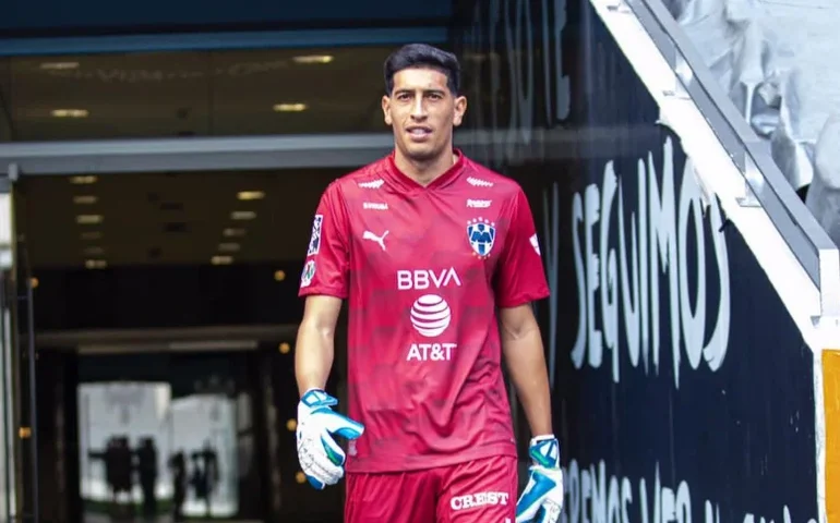 Ex-goleiro do Boca Juniors agride rival em clássico contra o rebaixamento na Espanha