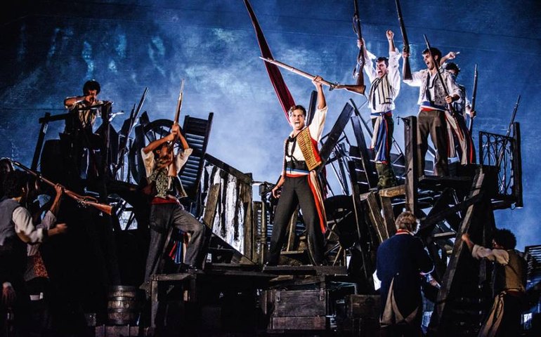 Musicais voltam à cena, agora com elencos ecléticos e rígido controle