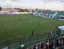 Coruripe e Penedense empatam no Gerson Amaral e arbitragem volta a ser alvo de críticas