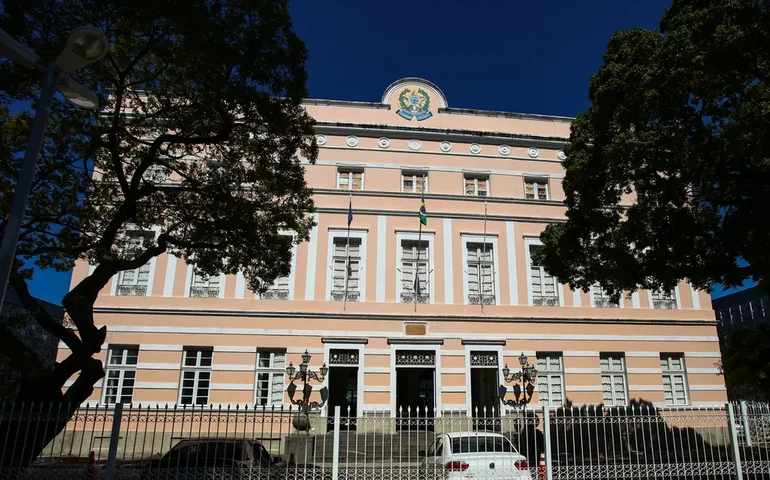 Em Alagoas, legislativos ditam regras como exemplos de parlamentarismo