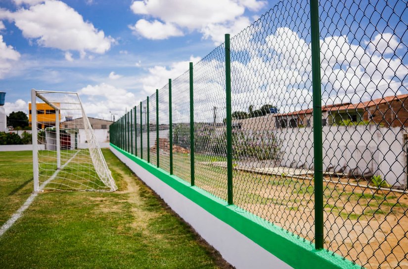 Prefeitura conclui implantação do alambrado no Estádio Juca Sampaio