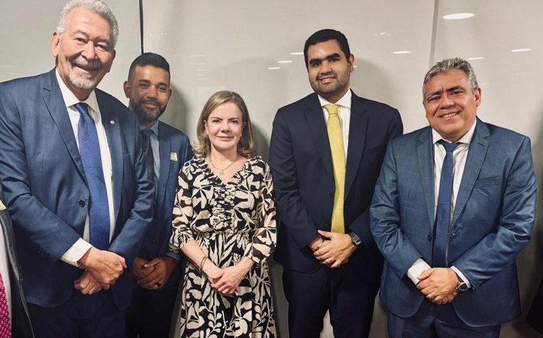 Semarh destaca investimentos hídricos em Alagoas durante encontro com ministra Gleisi Hoffmann