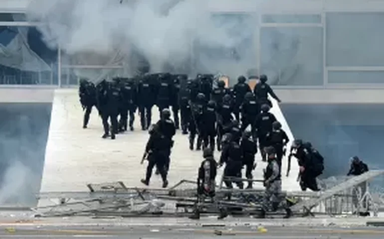 Primeira Turma do STF forma maioria para condenar cúpula da PM-DF por omissão no 8 de Janeiro