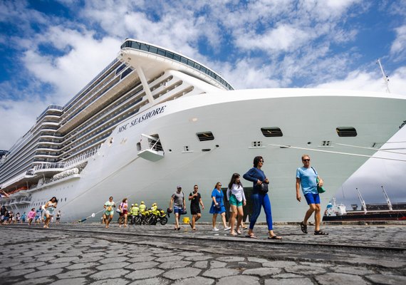 Maior cruzeiro a navegar em águas brasileiras chega em Maceió nesta terça-feira (3)