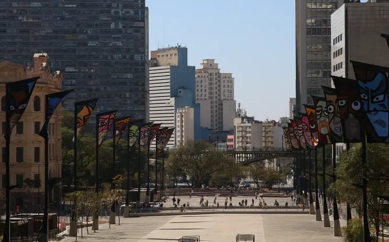 Prefeitura de SP propõe proibição de shows após 23h no Vale do Anhangabaú