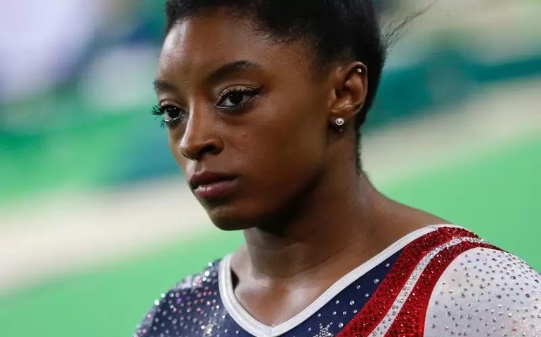 Biles e outras ginastas pedem US$ 1 bi ao FBI por não evitar novos casos de abuso