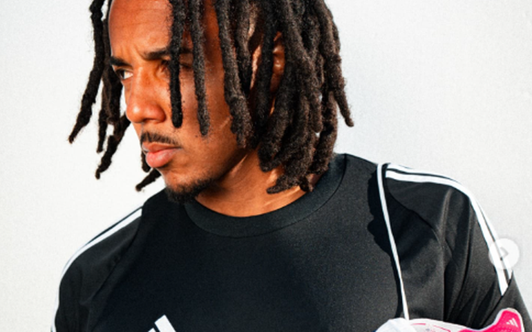 Koundé sofre lesão na coxa esquerda e pode desfalcar Barcelona por até três semanas