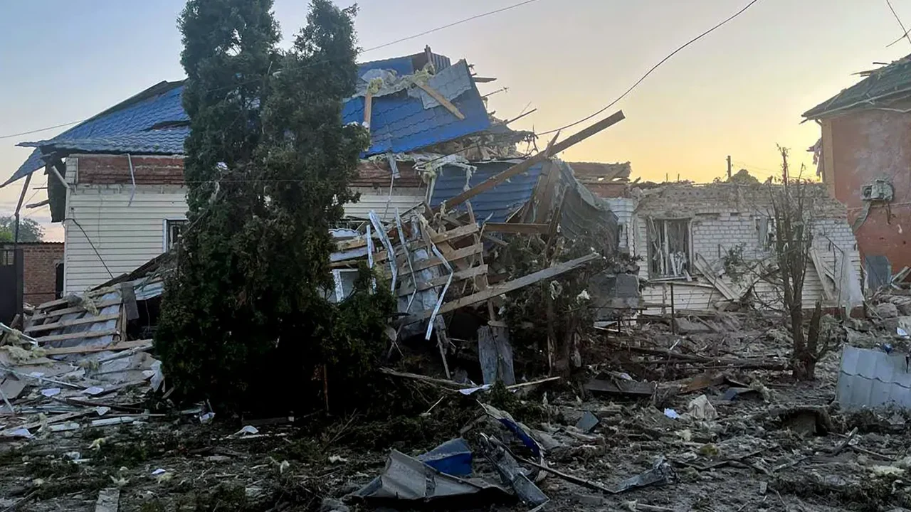 Rússia promete 'resposta severa' a bombardeios ucranianos em regiões na fronteira, incluindo ataque noturno a Kursk