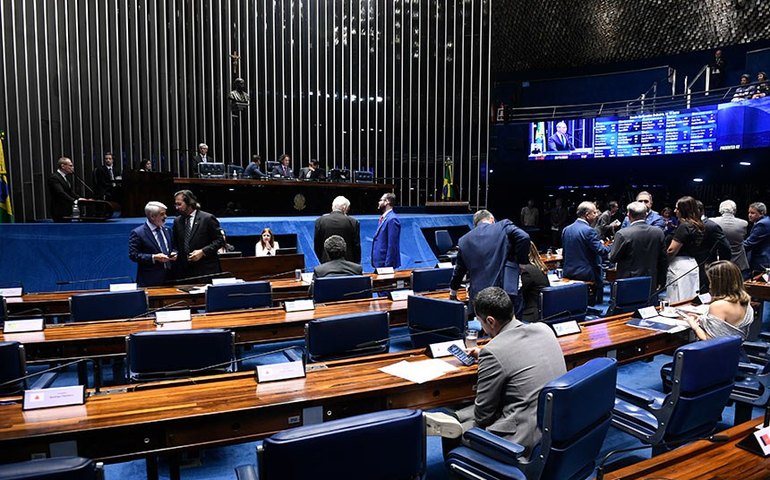 Senado vota hoje projetos que taxam investimentos de alta renda e apostas on-line. Governo espera R$ 22 bi