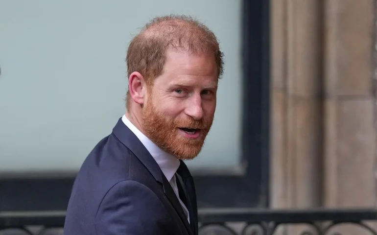 A batalha judicial do Príncipe Harry contra os tabloides britânicos chega ao capítulo final