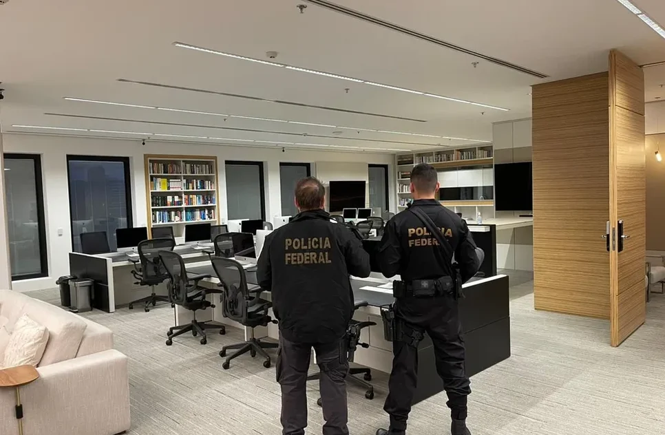 Polícia Federal cumpre mandados em Aracaju durante operação contra lavagem de dinheiro