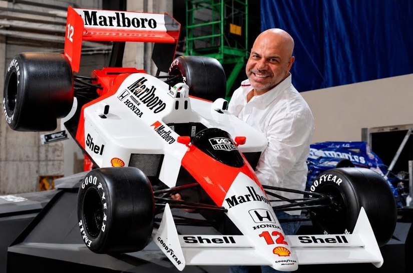 Wyndham São Paulo Ibirapuera traz réplica do carro da primeira vitória de Ayrton Senna na F-1 em exposição gratuita