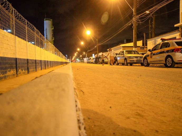 Maceió entrega pavimentação e iluminação de ruas no Benedito Bentes