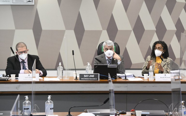 Na CPI, pesquisadores apontam responsabilidade de Bolsonaro em mortes por covid