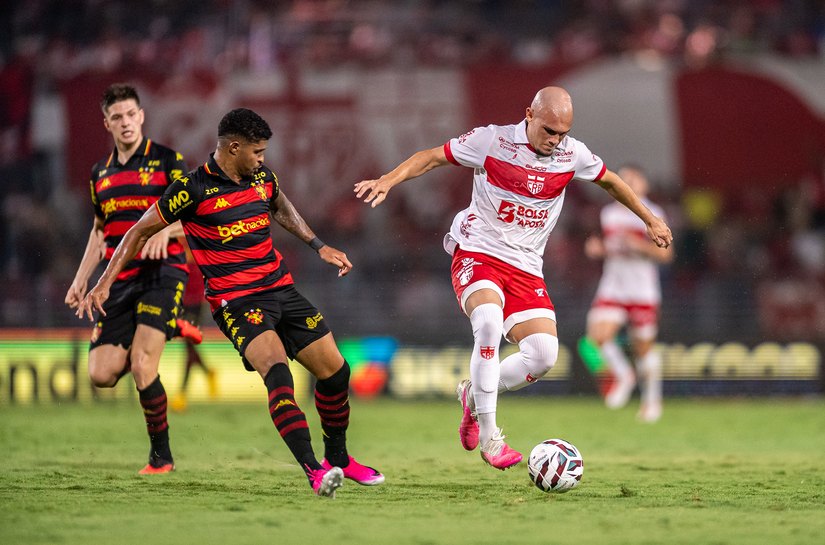 CRB vence Sport por 2 a 1 e se aproxima do G-6