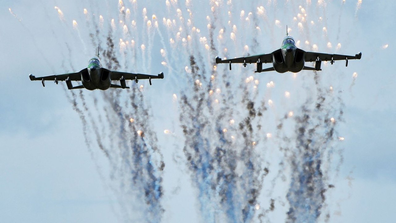 Rostec moderniza aeronaves Yak-130M com sistema anti-mísseis