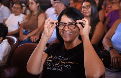 Programa Sua Vida Com Um Novo Olhar garante consulta e óculos gratuitos: Saiba como se inscrever