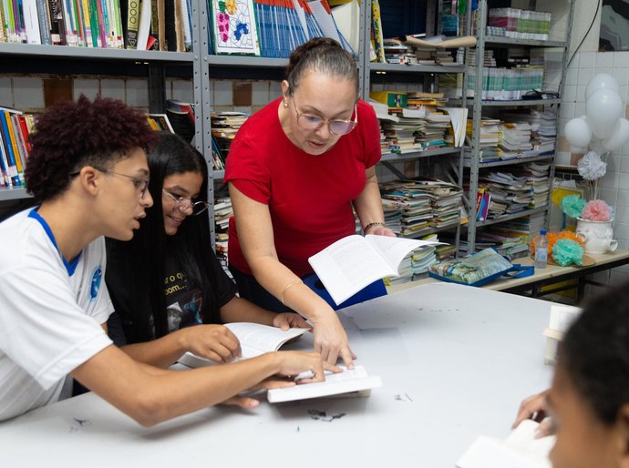 Matrículas para vagas remanescentes da Educação de Jovens e Adultos se encerram nesta sexta (20)