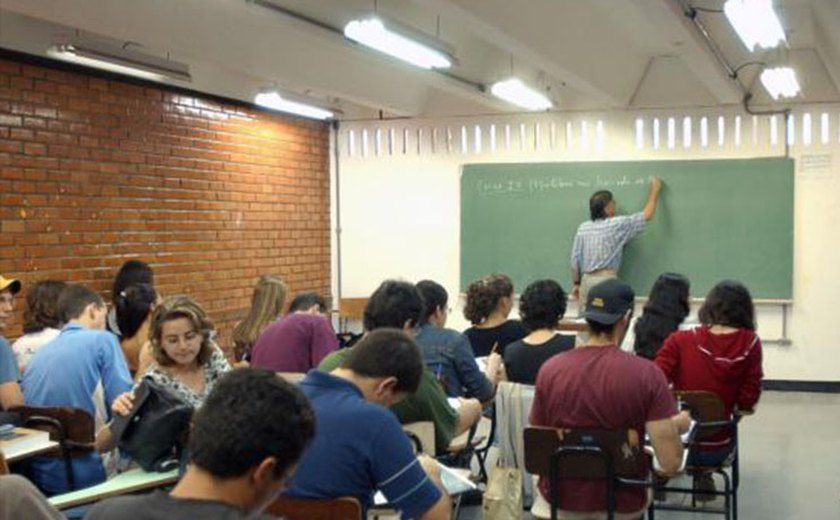 CNE discute medidas para oferecer educação de qualidade