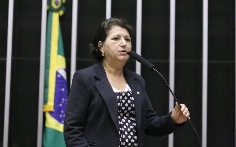 Câmara aprova programa para reduzir mortalidade materna; acompanhe