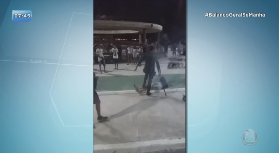 Vídeo mostra Guarda Municipal agredindo jovem