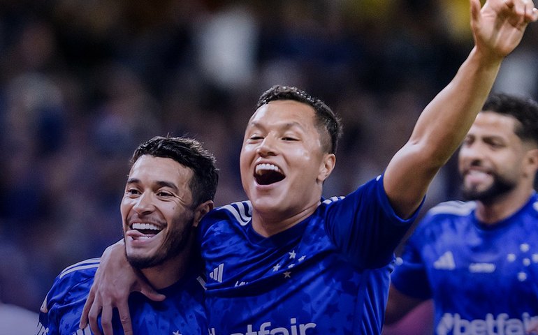 Cruzeiro vence, se aproxima do G-4 do Brasileiro e afunda Fluminense na zona de rebaixamento