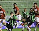 Coelho saiu na frente, mas o Galo virou o jogo em Minas Gerais. - Foto: Mourão Panda/América-MG