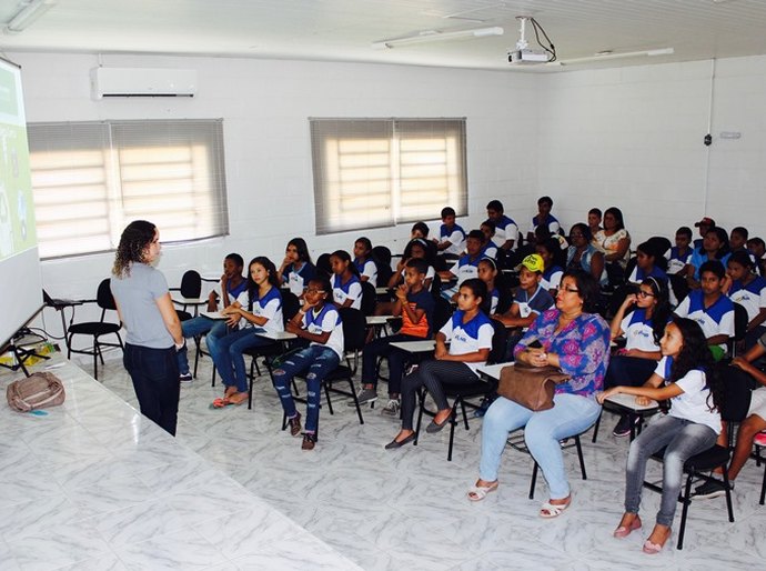 Estudantes de Pilar participam de ação sobre educação ambiental