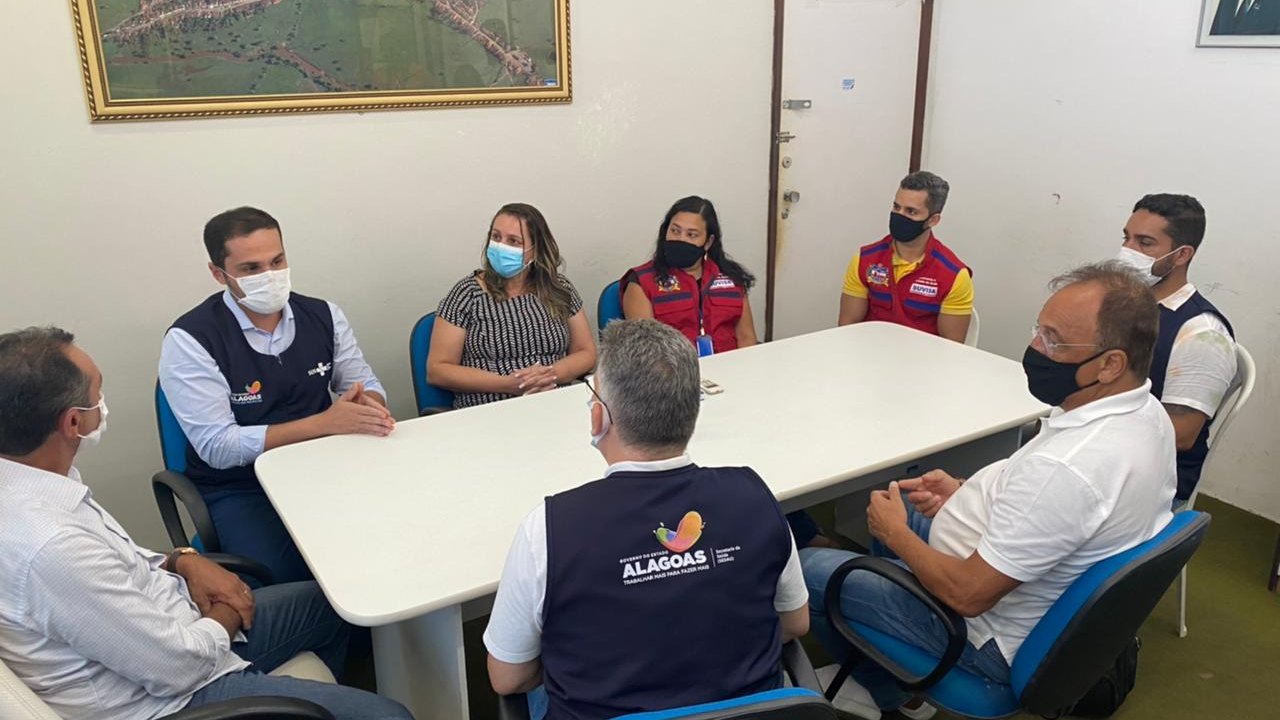 Prefeito de Anadia solicita cota extra de vacina para profissionais da atenção básica