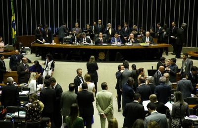 Congresso aprova texto-base de projeto que revisa metas fiscais de 2017 e 2018