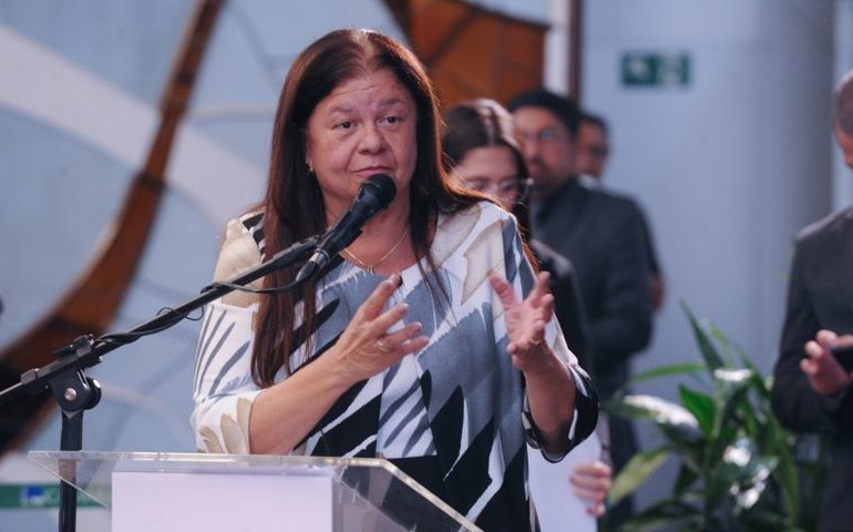 Comissão aprova projeto que obriga SUS a criar protocolo para tratamento do climatério