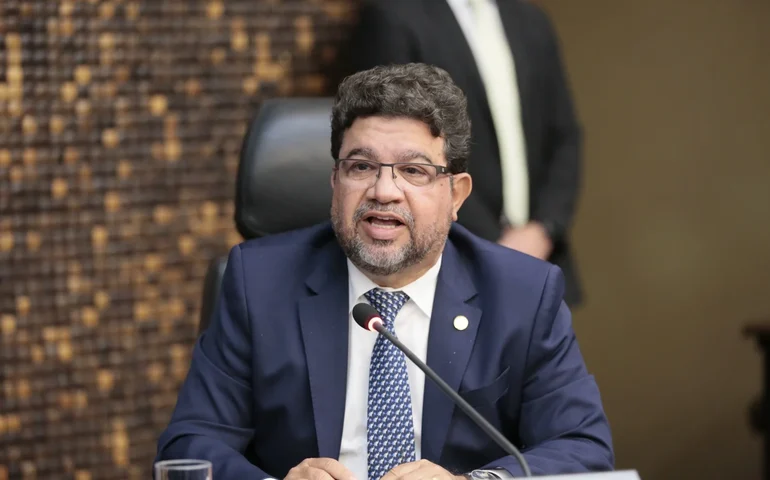 Carlos Cavalcanti recebe homenagem durante XXIV Encontro Nacional do CODEJE