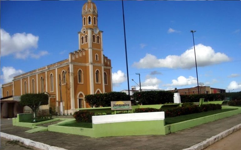 Em Junqueiro, 312 residências receberão melhorias do Governo do Estado