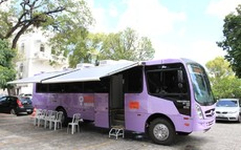 Unidade móvel do programa Mulher, Viver sem Violência leva atendimento a Viçosa