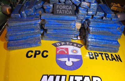 BPTran apreende, em Satuba, 71kg de maconha em caixas de isopor