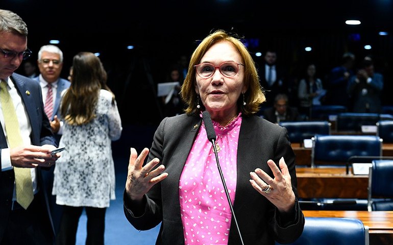 Zenaide celebra projeto que inclui vítima de violência doméstica no Bolsa Família