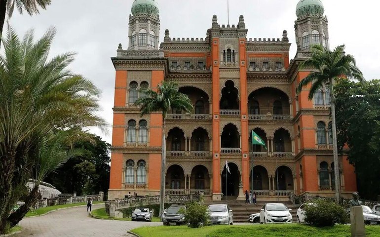 Fiocruz lidera estudo com injeção semestral contra HIV em sete cidades brasileiras