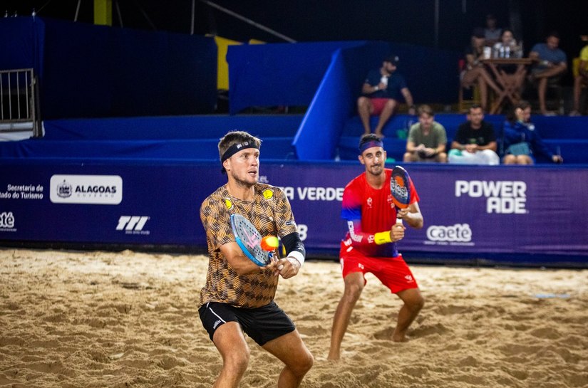 Brasileiros se garantem nas oitavas do Pure Beach na Praia do Francês