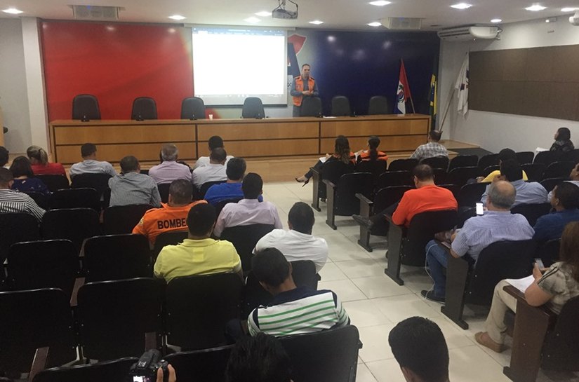 AMA e Defesa Civil alertam coordenadores municipais para chuvas intensas
